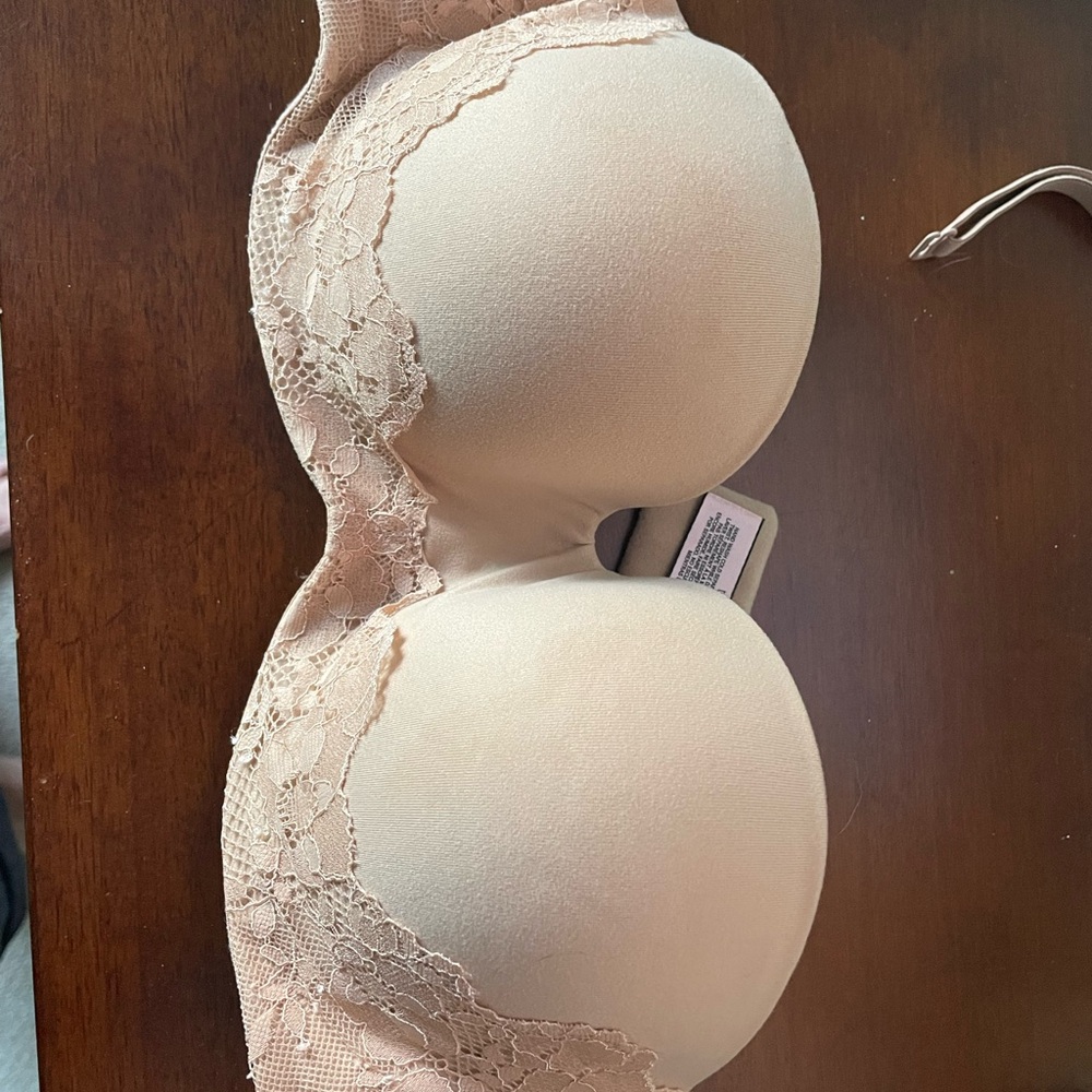 Victoria's Secret Lace Accent Bra in Cream